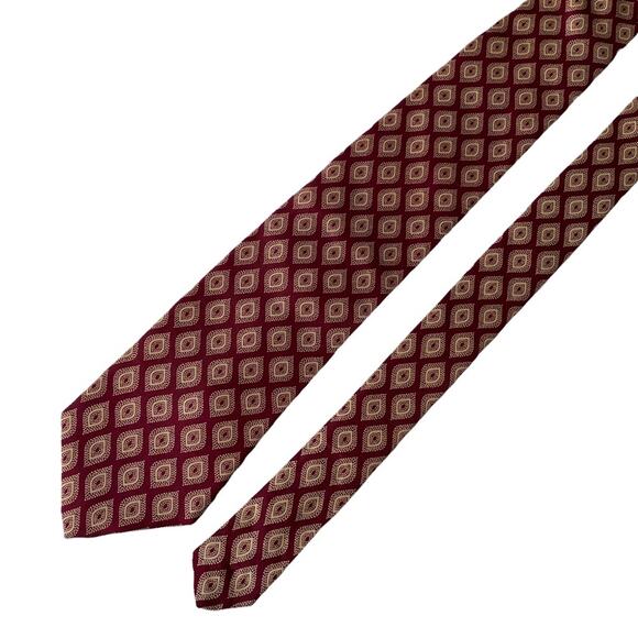 Givenchy Silk Tie Paisley Diamond Made in USA Italian Silk Red Cream EUC - Picture 2 of 7